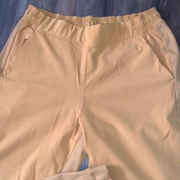 😍Athleta Textured Brooklyn Mustard Yellow Jogger😍 - Picture 6 of 13